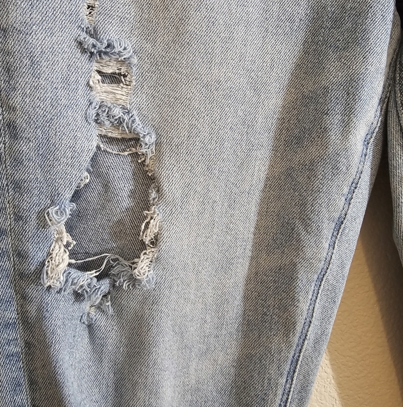 American Eagle Distressed Mom Jean Light Blue Women's Jeans - Picture 5 of 14